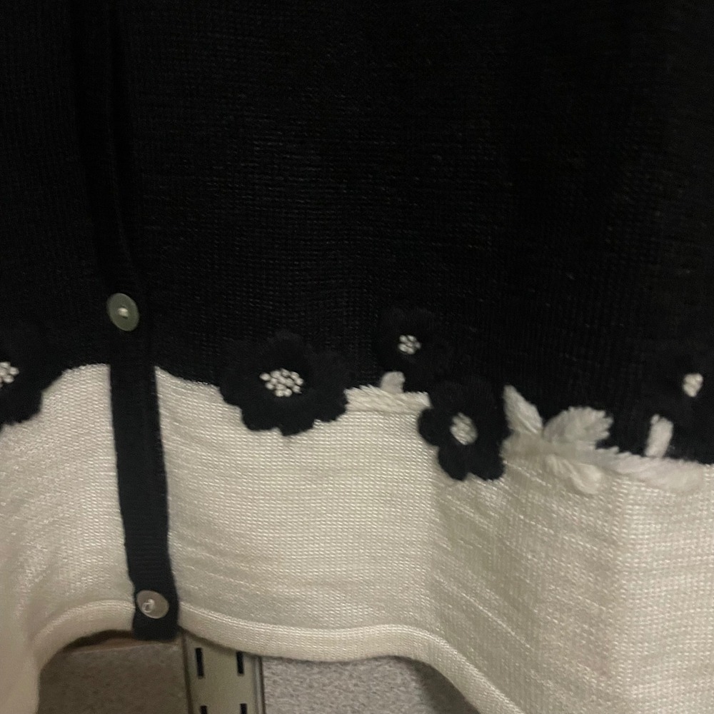 Sport Savvy Black Floral Cardigan Sweater Womens Large Button Front Knit - Picture 2 of 5